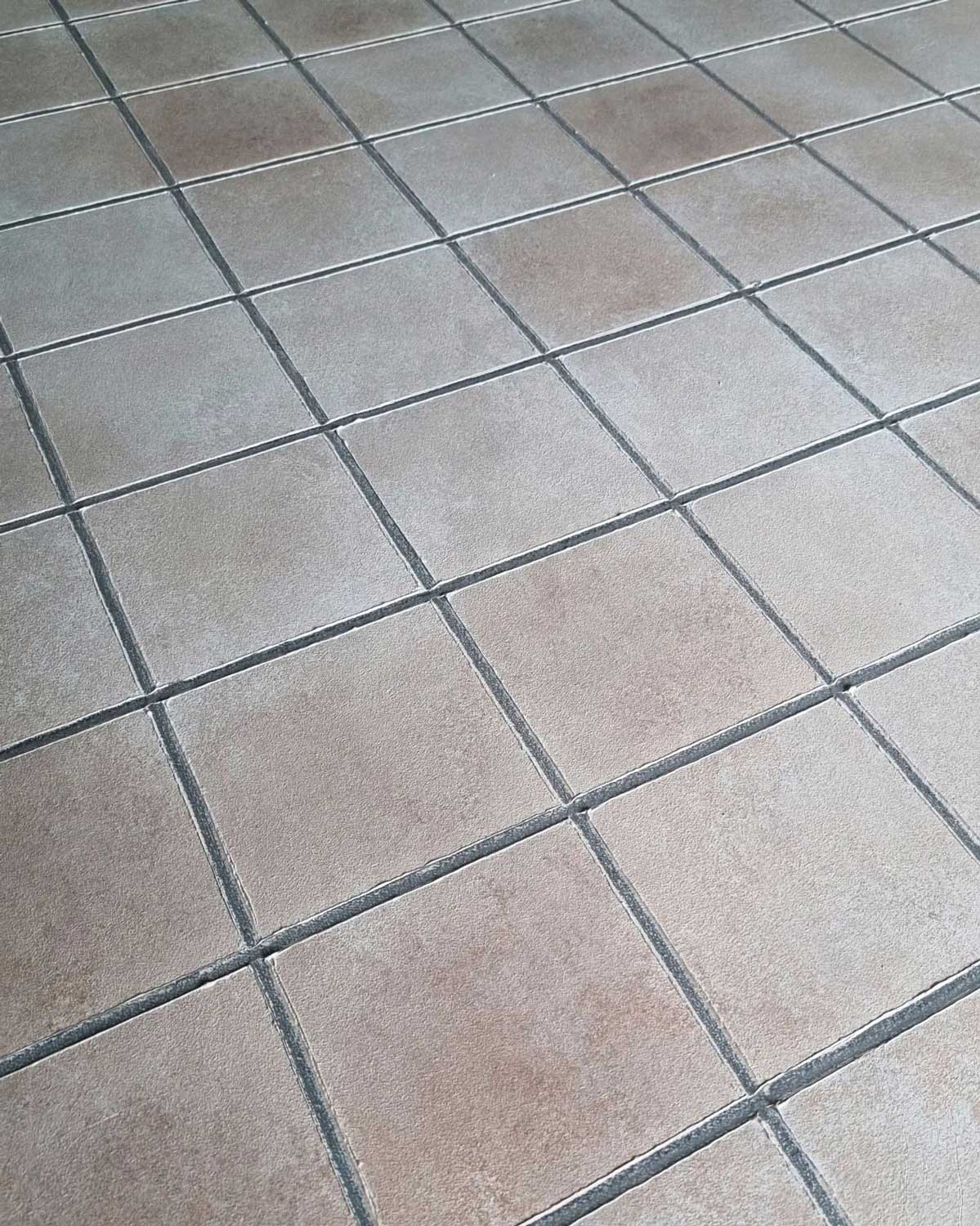 Beige tiles - Image 2